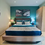 Angels Pool Studios And Apartments